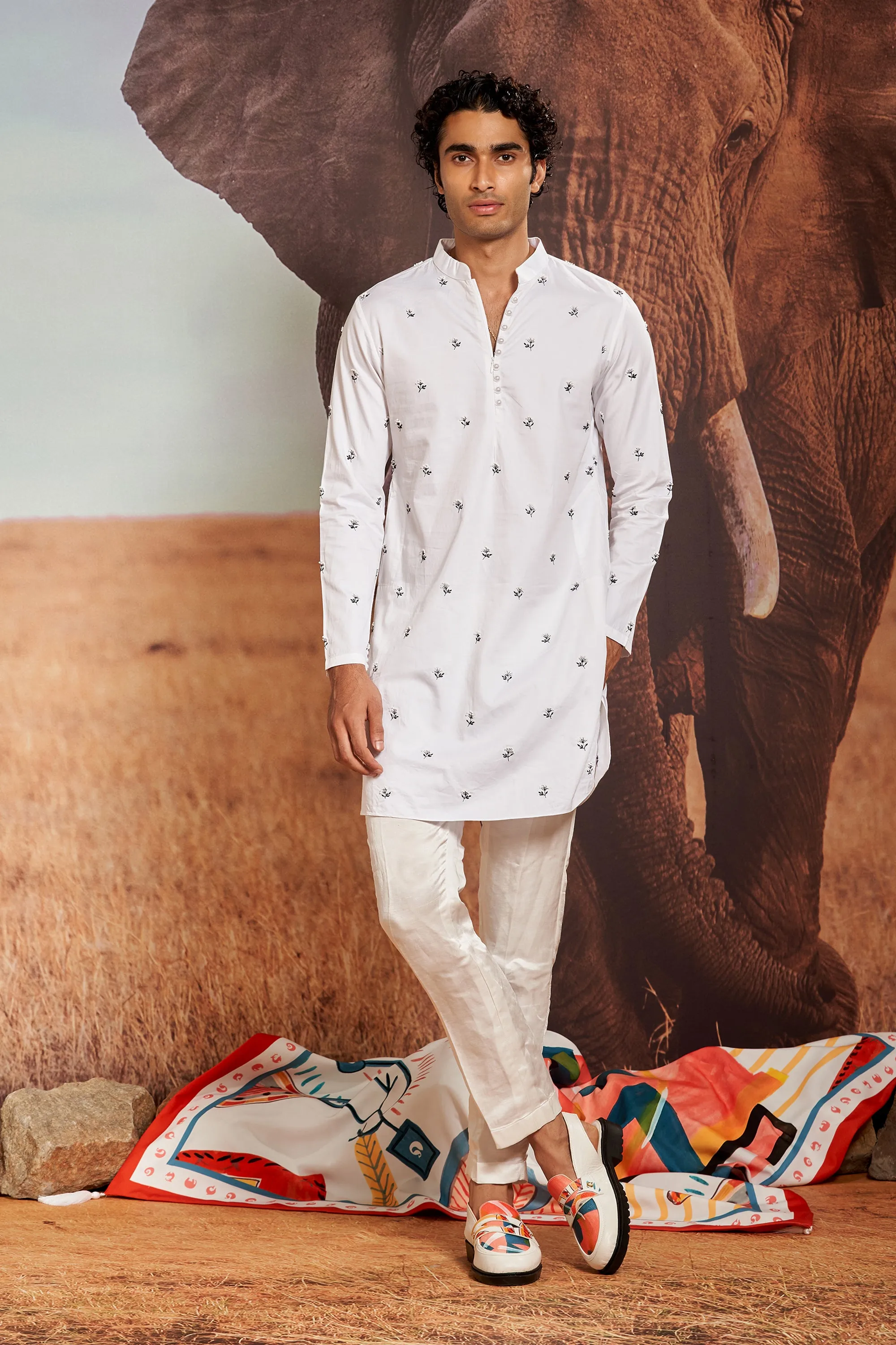Ivory Floret Embroiderd Kurta Set