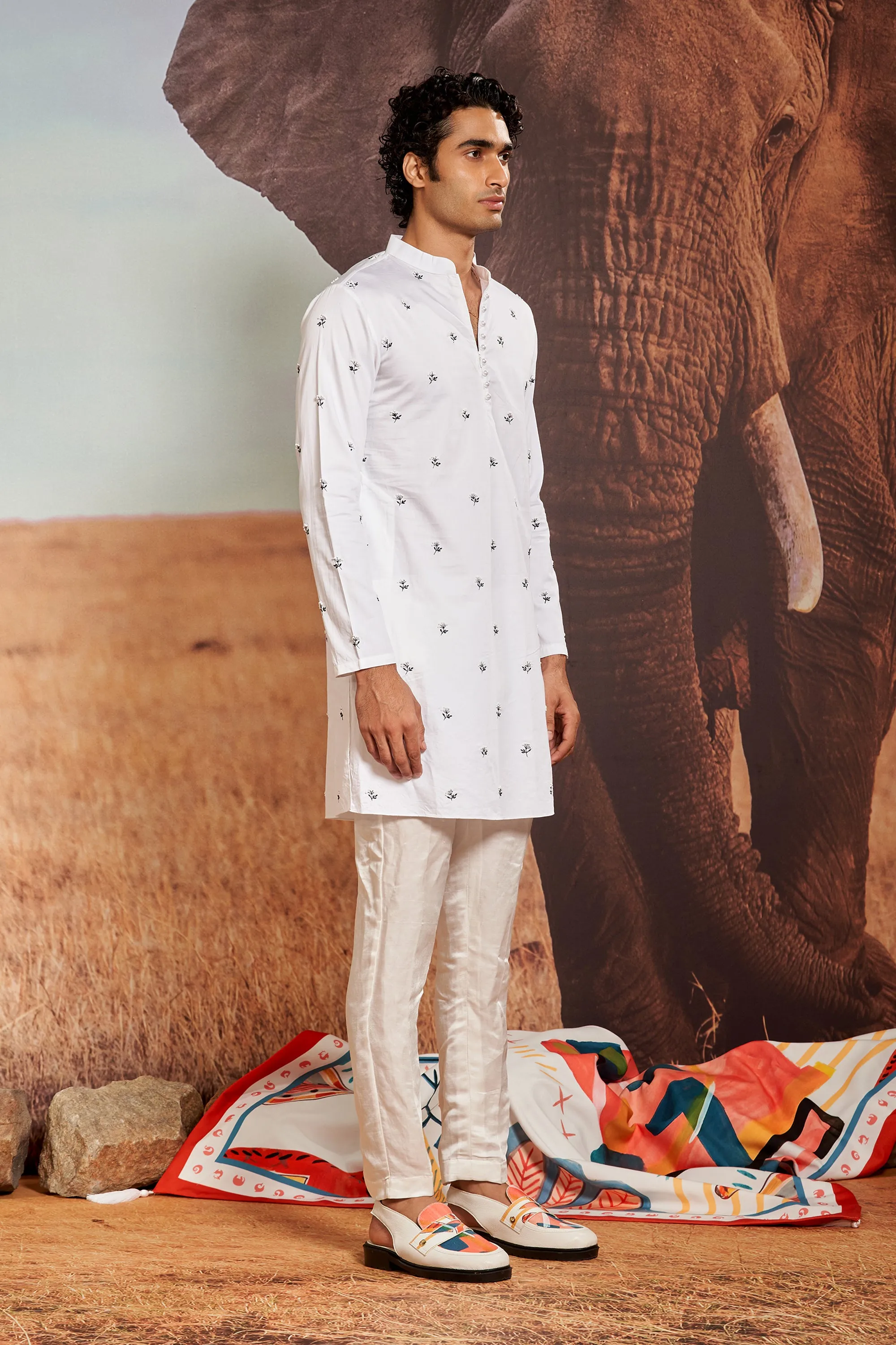 Ivory Floret Embroiderd Kurta Set