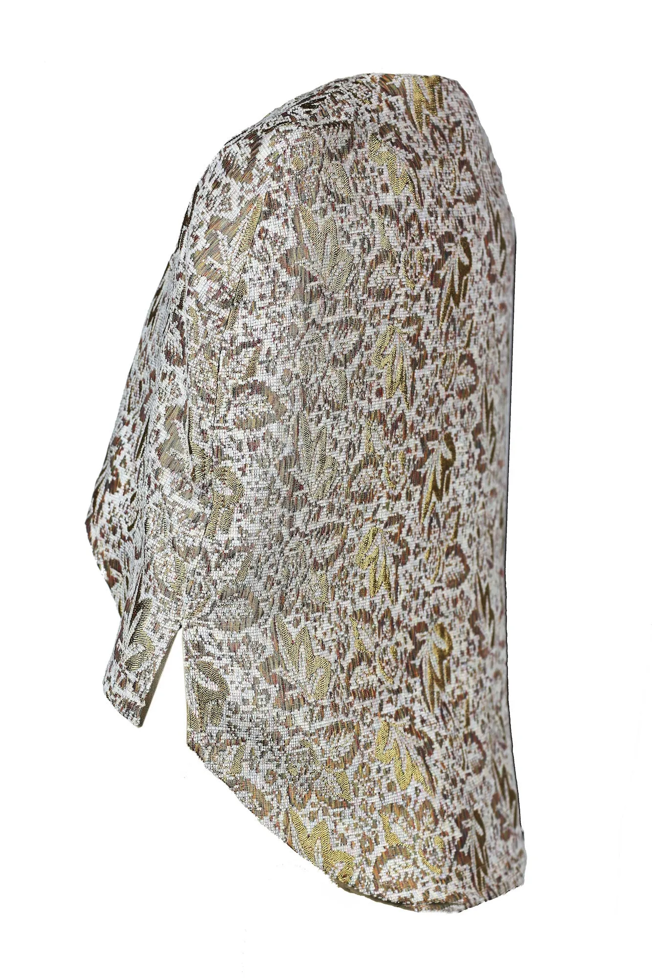 Versatile Cape for All Seasons
